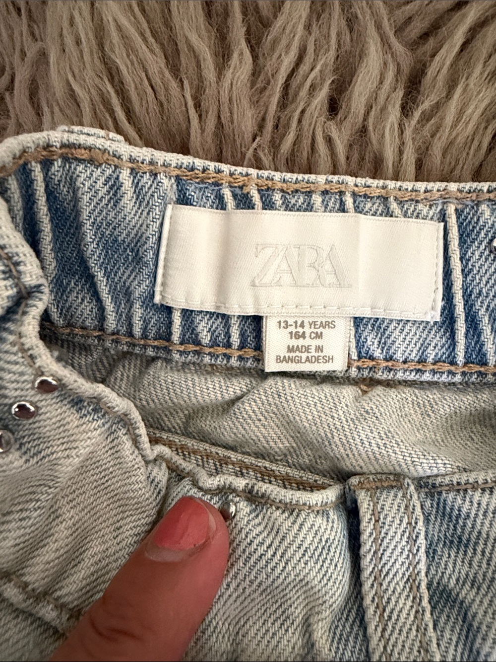 Zara Rhinestone Shorts - Picture 2 of 3